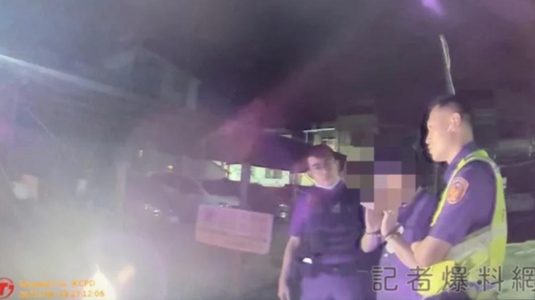 警方調查後發現杜姓男子身背12條通緝。(圖/翻攝自記者爆料網)