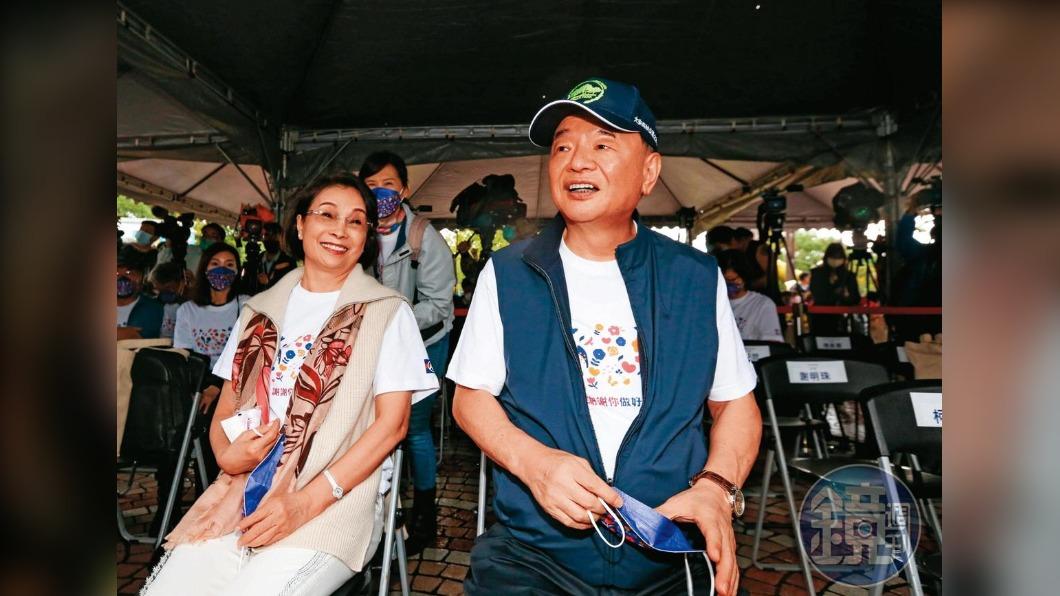 全聯林敏雄無懼弊案義氣相挺救中興電 老婆低調當十年股東