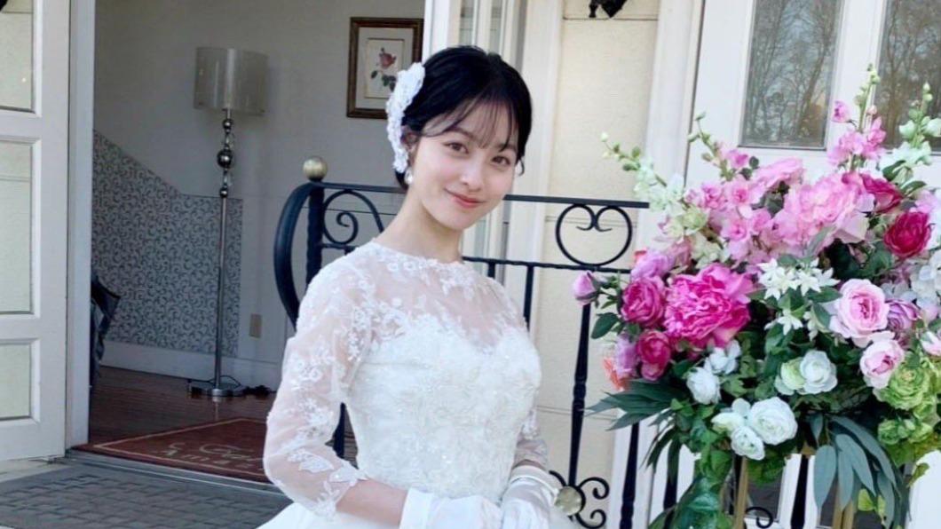 24歲女星爆「宣布閃婚」！夜奔3億愛巢　婚期2時間點