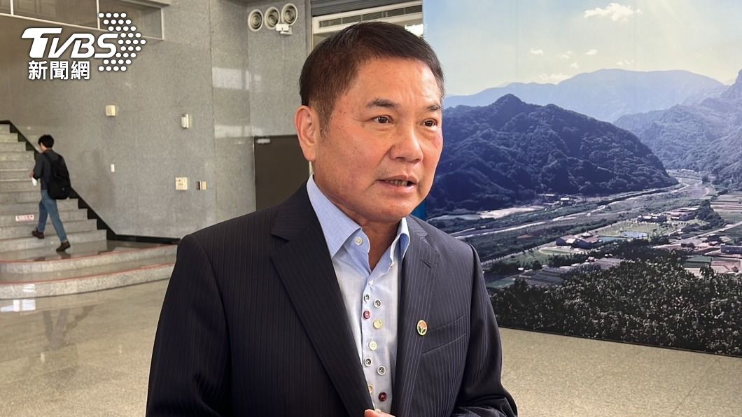 徐耀昌宣布退黨 鍾東錦揭黨中央冷漠:當年是小英伸援手