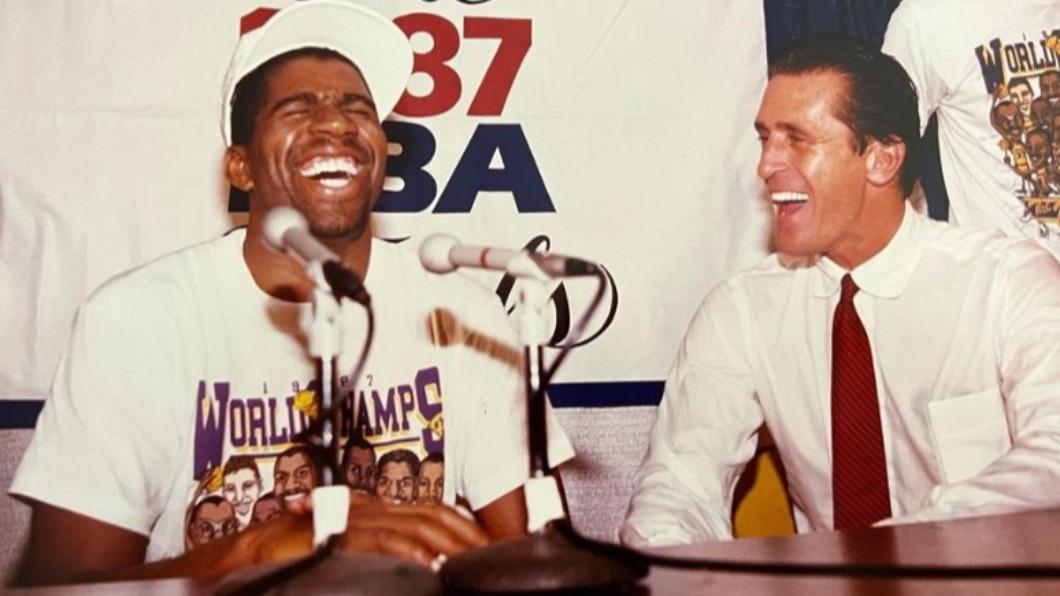 湖人名宿魔術強森。(圖/翻攝自@magicjohnson IG)