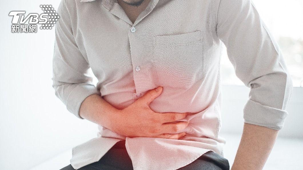 脹氣可以透過調整飲食習慣改善。（示意圖／shutterstock達志影像）