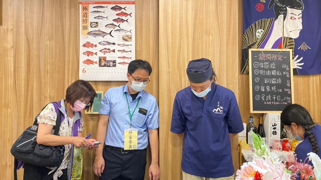 嘉縣評核大專院校周邊餐飲業 56家獲衛生標章