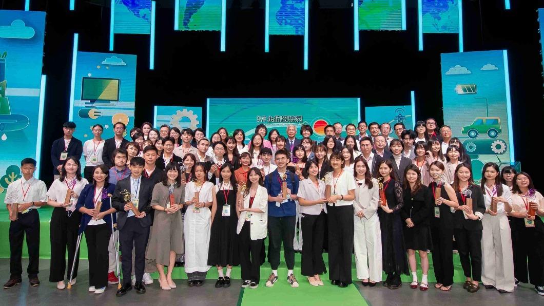 「全球華文永續報導獎」鼓勵了很多年輕學子投入產製新聞的行列。（圖／翻攝自「全球華文永續報導獎」臉書）