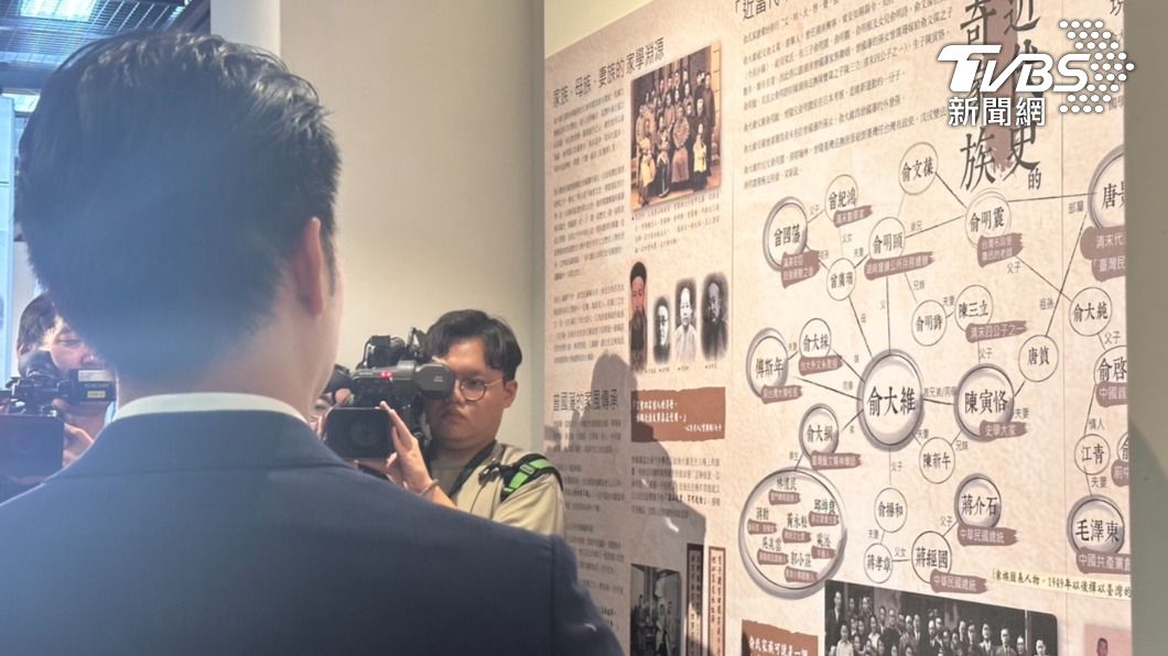 台北市長蔣萬安今(22)日參觀「俞大維先生紀念特展」。(圖/林至柔攝)