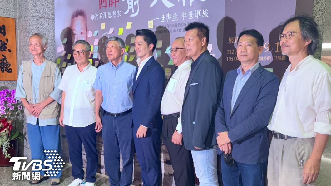 台北市長蔣萬安今(22)日參觀「俞大維先生紀念特展」。(圖/林至柔攝)