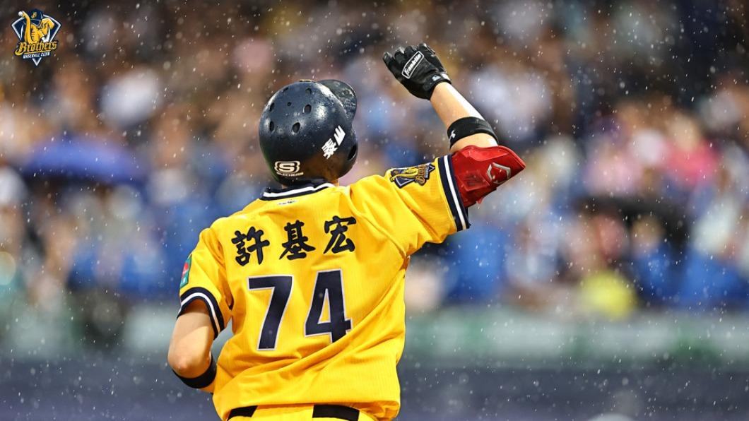 許基宏術後努力復健、調整身體。(圖/中信兄弟提供)
