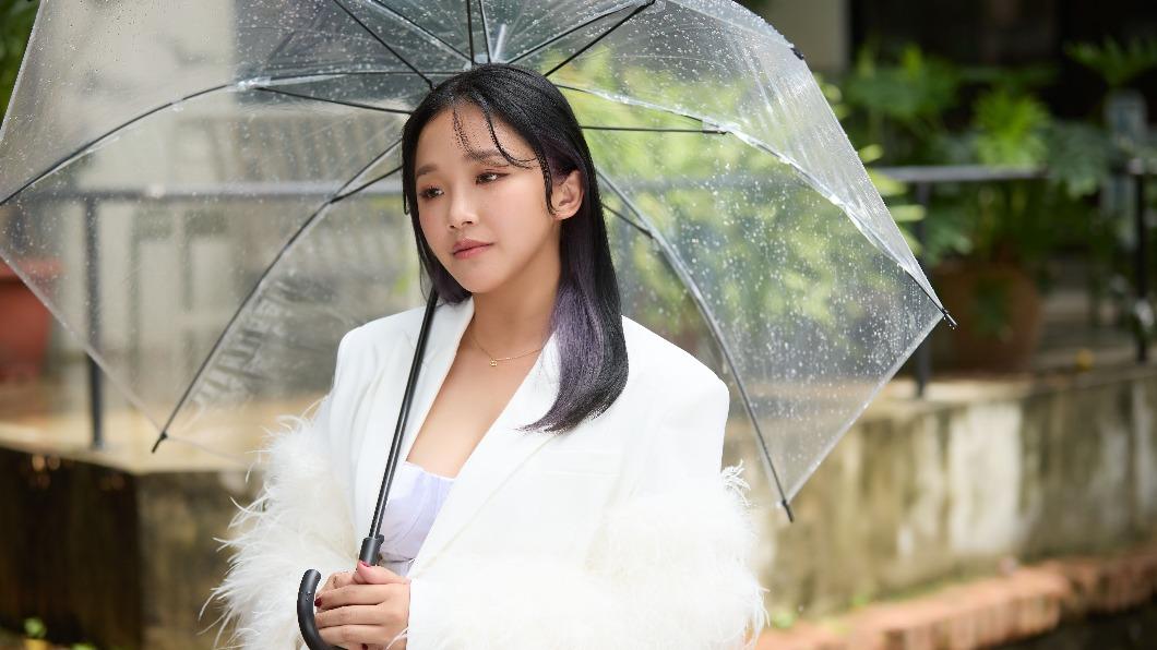 賴慧如小時候喜歡淋雨。(圖/時代創藝提供)