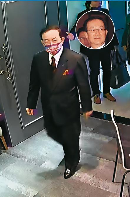 前司法院副院長城仲模（圖）去年3月至律師事務所關心海濤案談判，全程不發一語。（翻攝自影片）