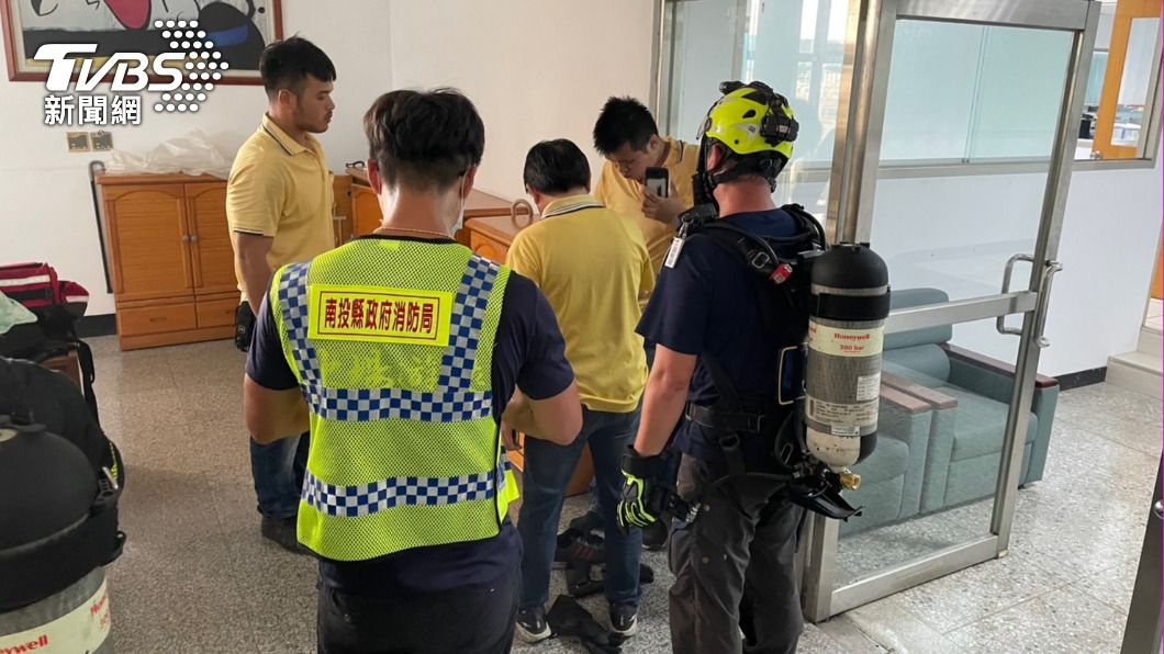 不慎誤觸它 南投稅務局CO2外洩維修員缺氧倒下急送醫