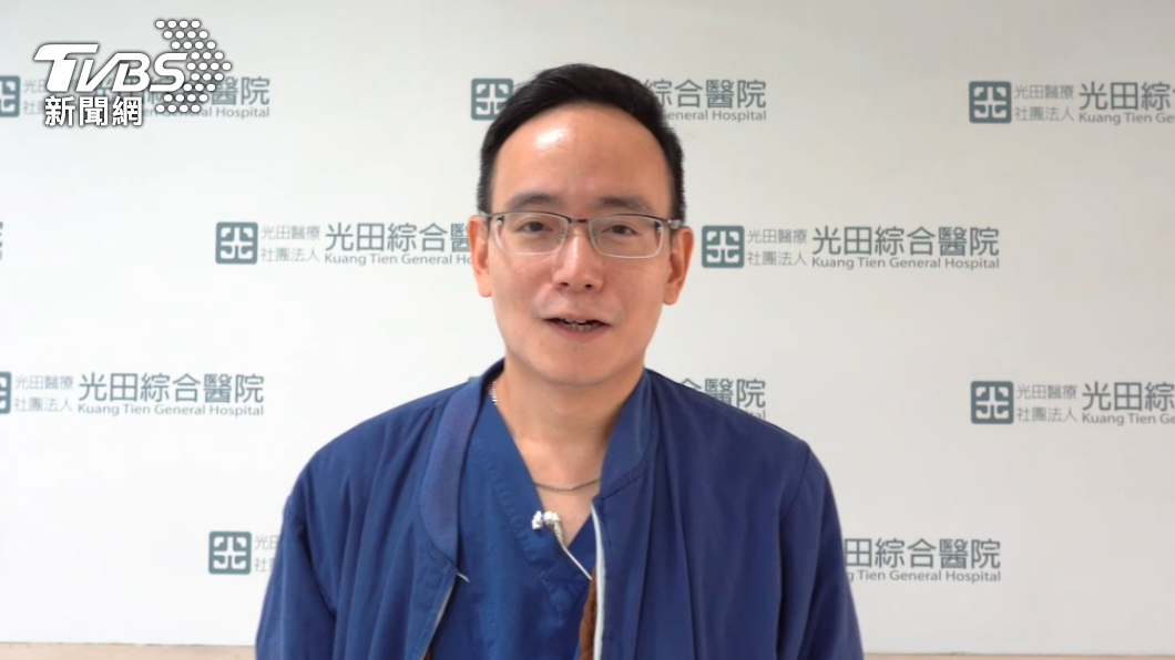 醫師說明病情。(圖/光田醫院提供)