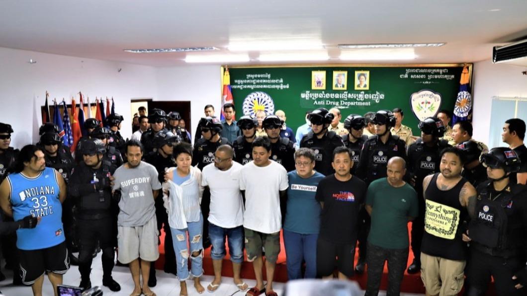整起劫囚事件涉及18人，共有11人（10男1女）落網。（圖／翻攝自《柬中時報》）