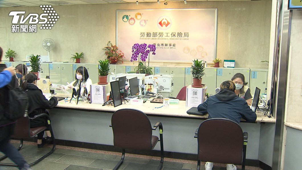 勞保虧損?政院加碼補助1200億 主計長:考量長期債務