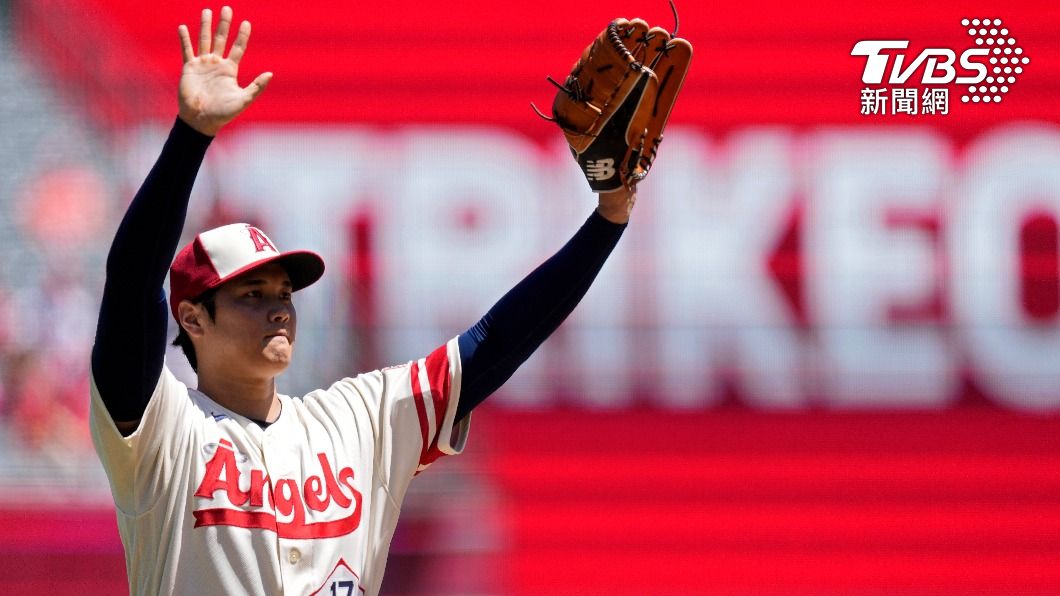 大谷翔平2局上即因手臂疲勞的關係,先行退場接受檢查。(圖/達志影像美聯社)