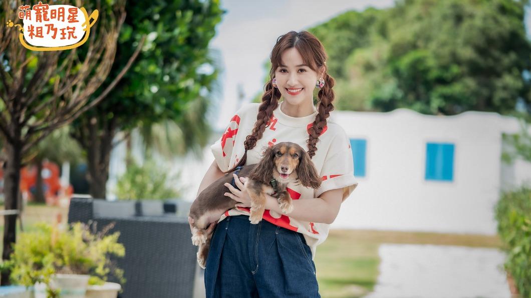 吳姍儒與愛犬呵喜率領紅隊比賽。（圖／TVBS）