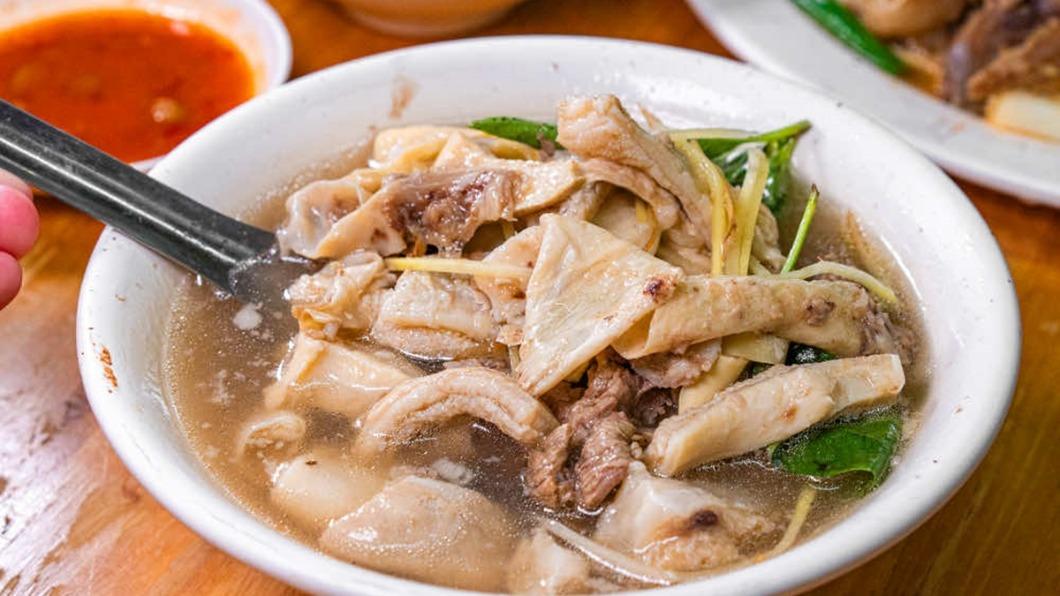 牛雜湯從清晨5點半就開始販售。(圖/小虎麗笑嗨嗨提供)