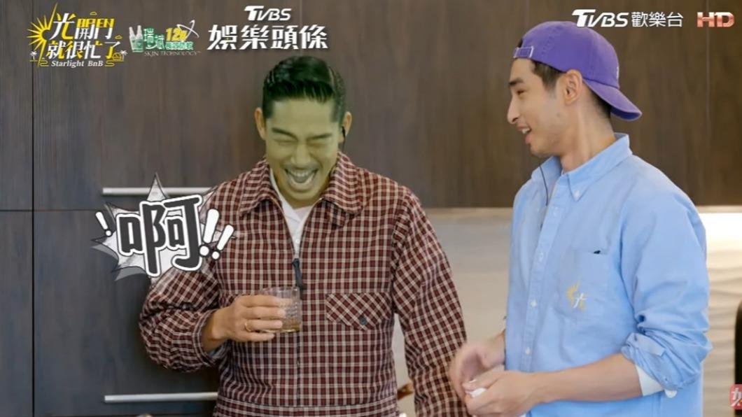 AKIRA被苦到大叫。(圖/翻攝自《光開門就很忙了》)