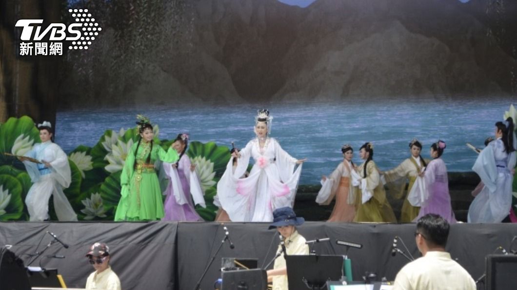 孫翠鳳領銜明華園《超炫白蛇傳》彩排 26日嘉縣開演