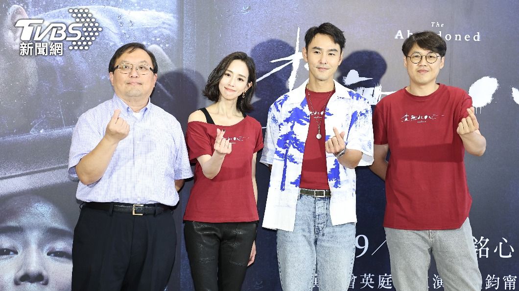 左起監製唐在揚、張鈞甯、阮經天、導演曾英庭。（圖／張哲鳴攝）