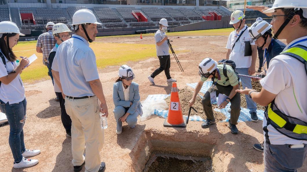 新竹棒球場遭質疑「綁標圖利廠商」 市府發言人回應了