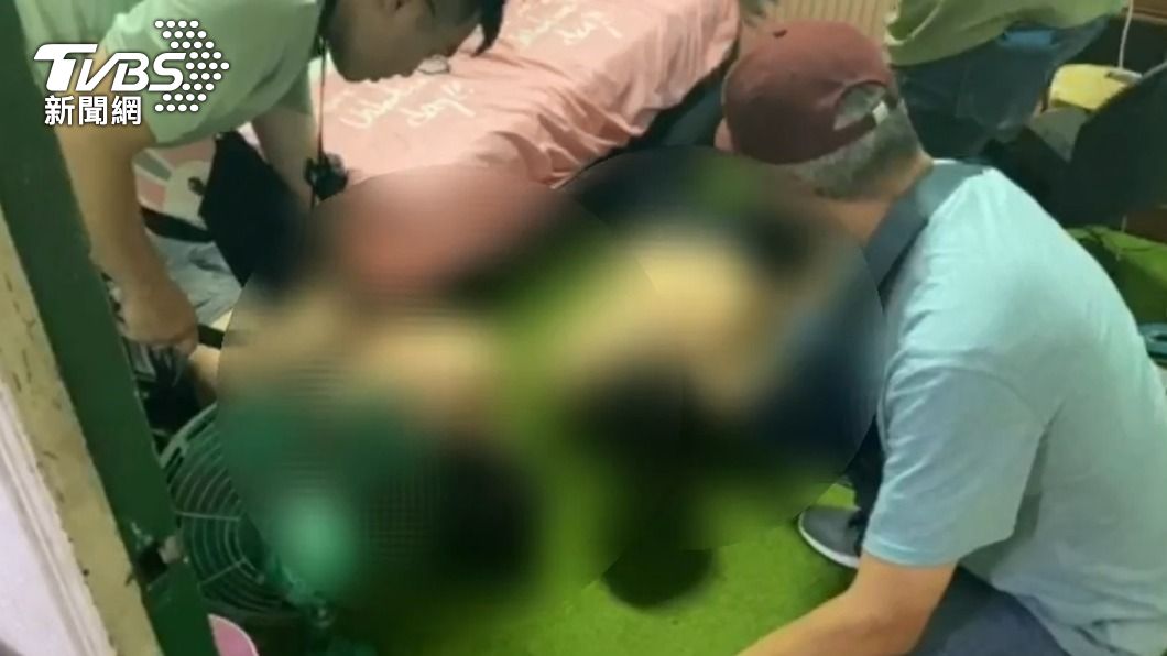 警方攻堅逮捕團男等5名犯嫌。(圖/TVBS)