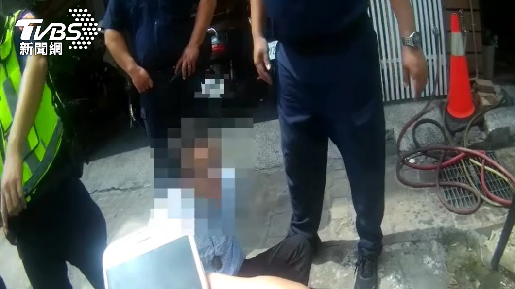 陳男吸毒被逮捕。(圖/TVBS)
