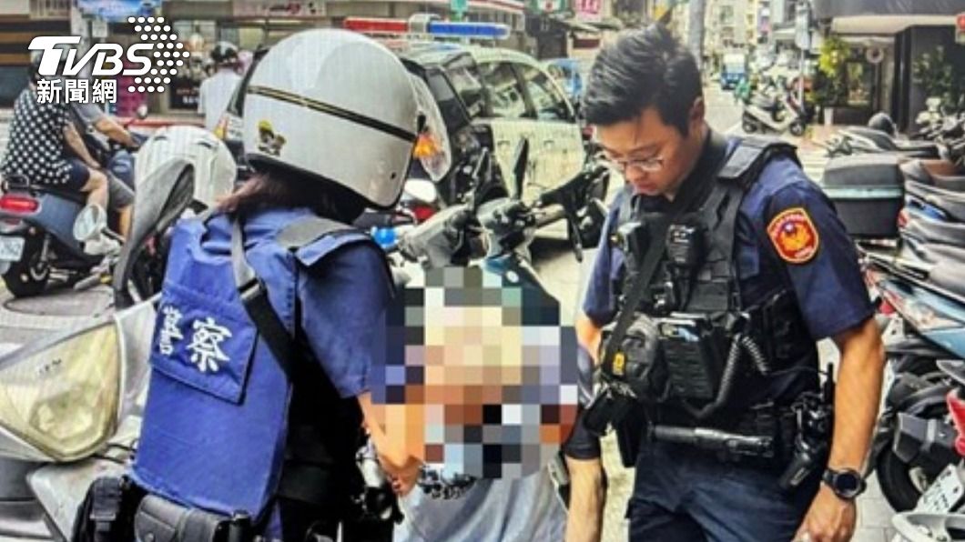 員警獲報後到場了解狀況。（圖／TVBS）