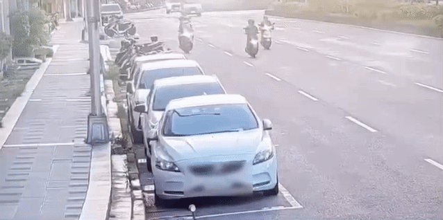 翻車過程。(圖/TVBS)