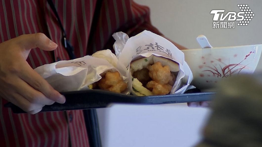 饕客最愛厚燒餅。(圖/TVBS資料畫面)