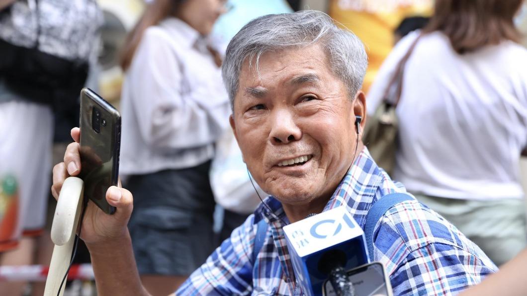 73歲林先生表示自己還沒坐過飛機。(圖/香港01)