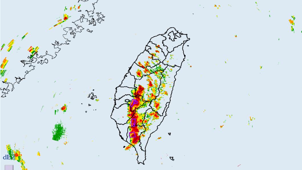國家警報大響!雨彈升級 9縣市豪大雨特報警戒到入夜