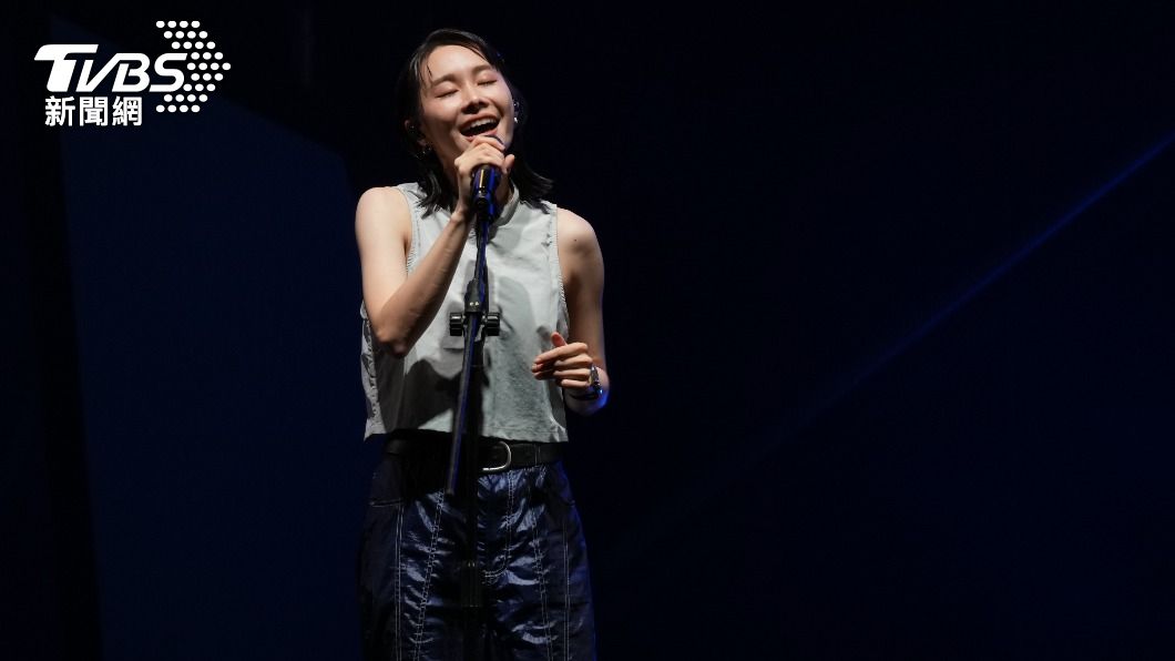 歌后來了!鄭宜農壓軸金曲連發 吸收粉絲能量自嘲千年狐精