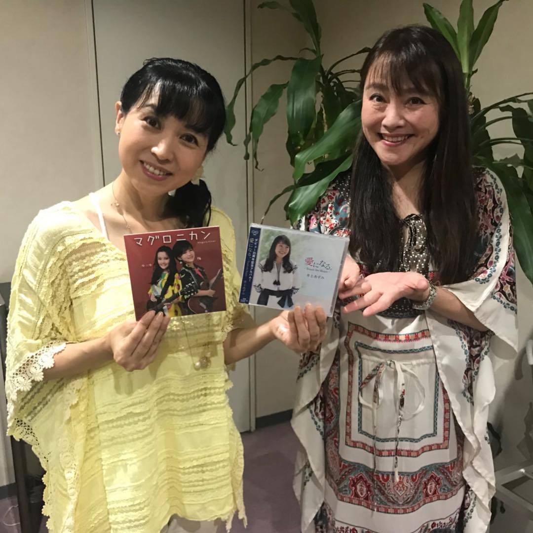 井上杏美(右)腦中被檢查出6公分陰影。(圖/翻攝自IG)