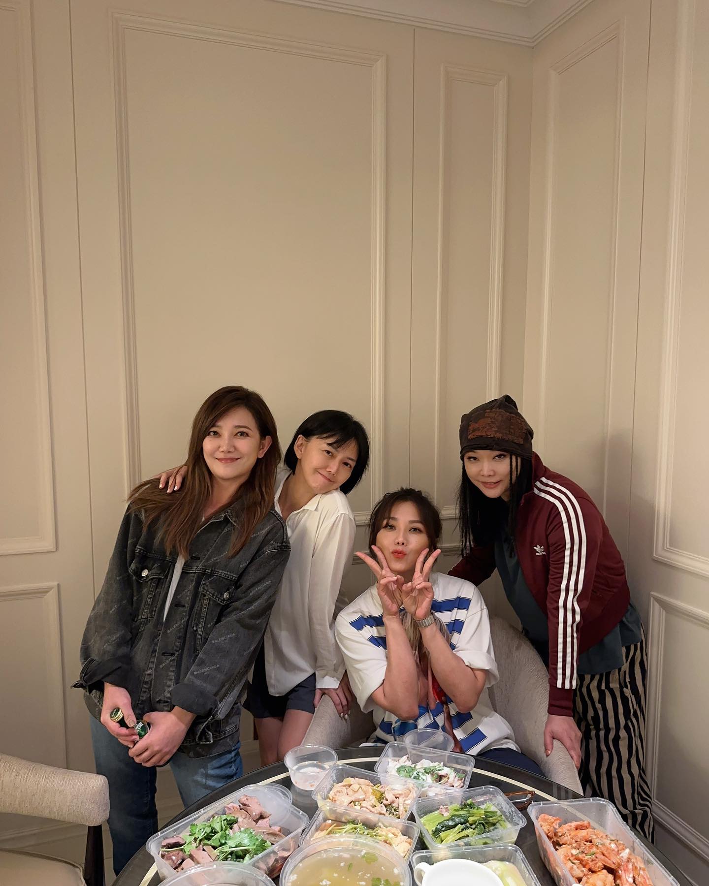 粉絲稱讚4人是仙女組合。(圖/翻攝自蔡健雅臉書)