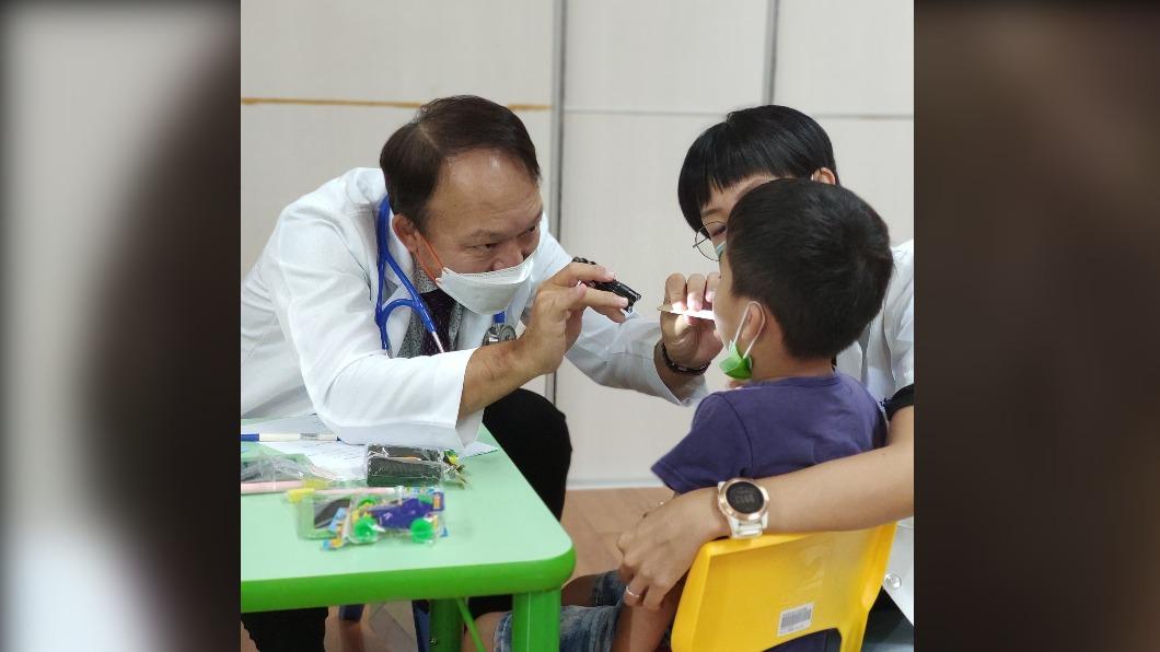 守護慢飛天使健康成長 大台中診所協會愛心義診