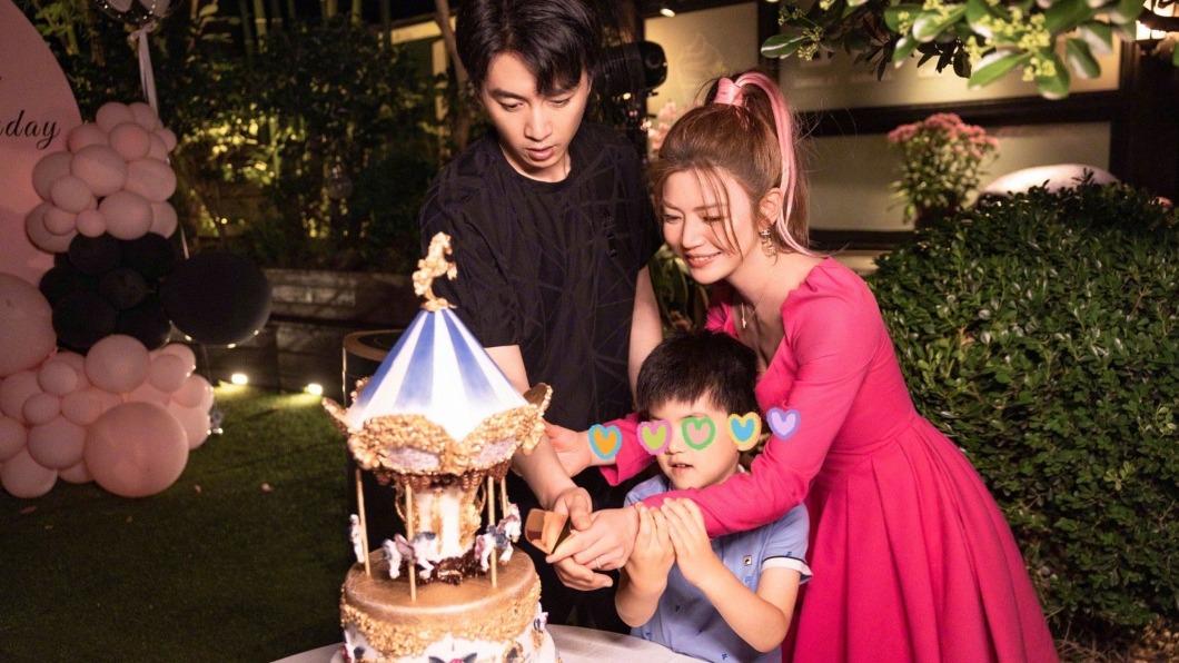 陳妍希和大陸男星陳曉結婚後，育有1子「小星星」。（圖／翻攝自陳妍希微博）