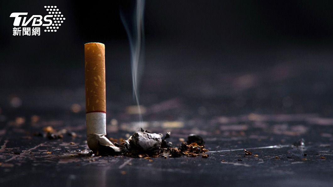 男子疑似因抽菸與路人爆發衝突。(示意圖/Shutterstock達志影像)