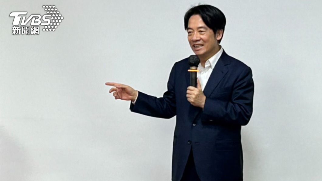 賴清德替將遠征的小球員打氣。（圖／黃宣尹攝）