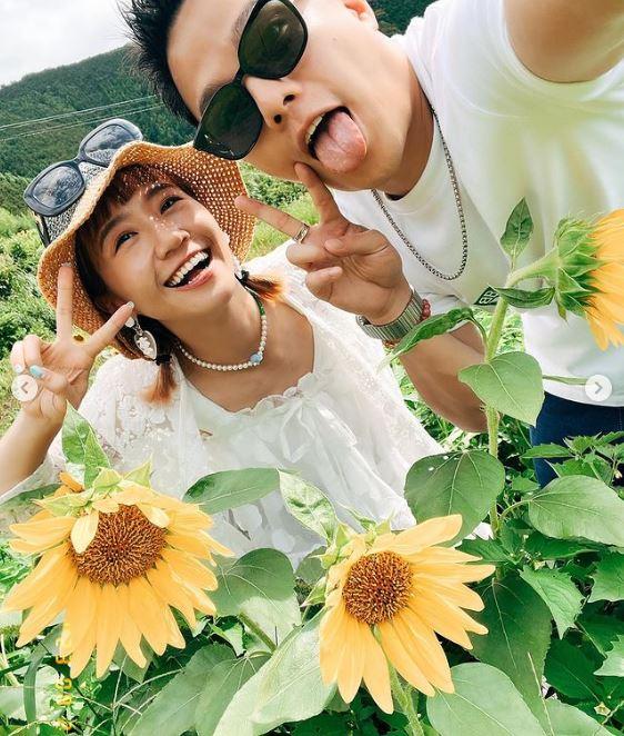 Lulu和墨鏡男合照。(圖/翻攝自Lulu IG)