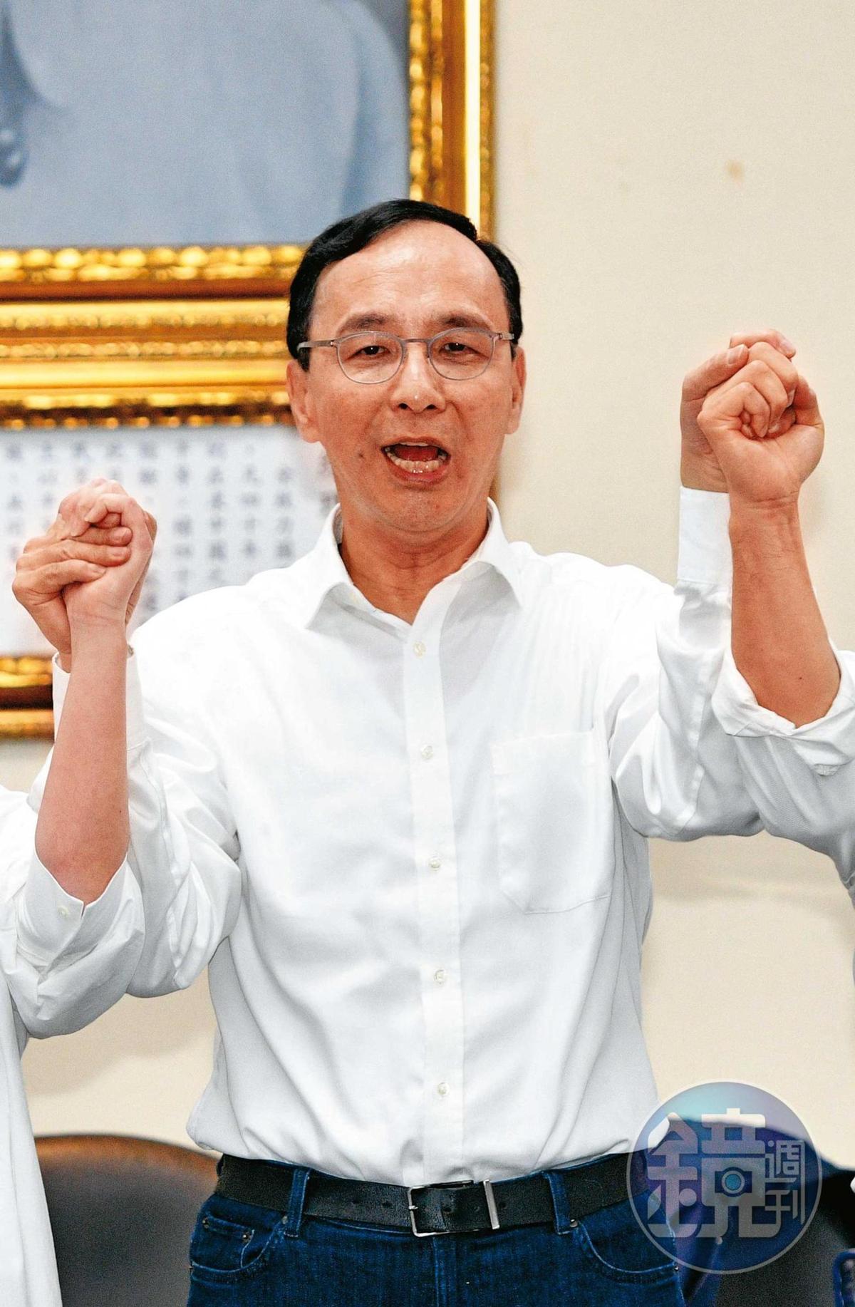 為鞏固侯友宜藍軍正統地位,國民黨高層私下嗆明會對協助的黨員祭出黨紀,欲阻斷郭連署路徑。(圖/鏡週刊)