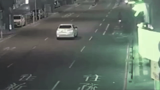 車禍發生過程。(圖/TVBS)