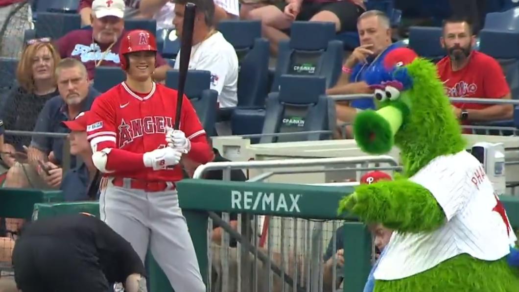 MLB/傳奇相遇!費城人吉祥物「逗樂」大谷翔平登大聯盟推特