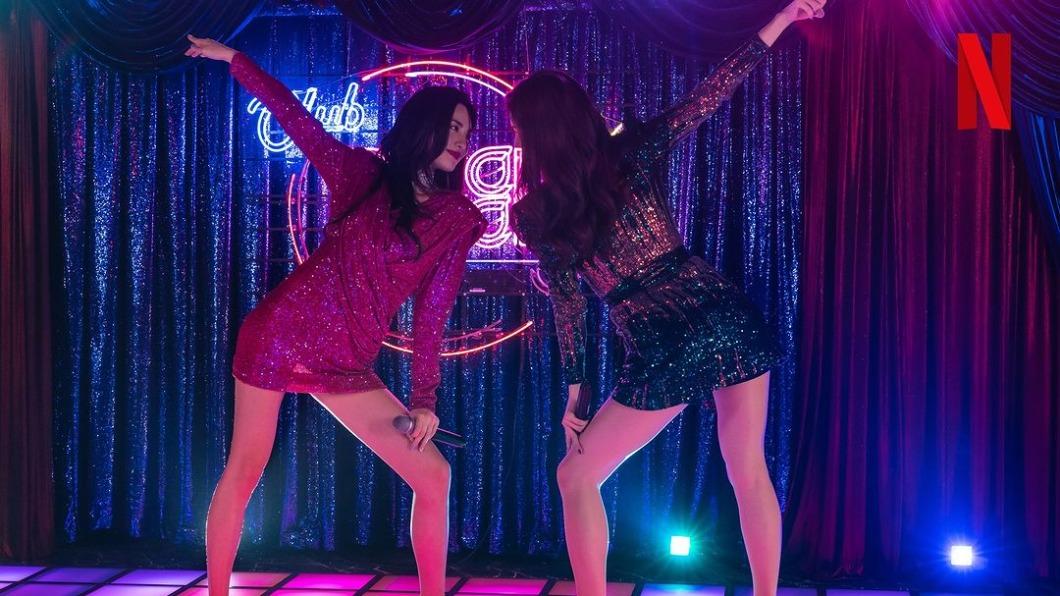 女主角金貌美後來遇見同病相憐的金春愛。(圖/翻攝自Netflix Korea IG)