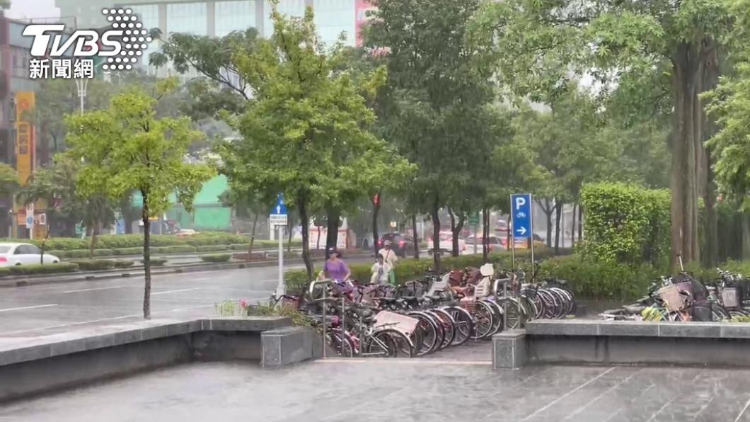 午後大雨開炸!4縣市大雨特報 警戒到入夜