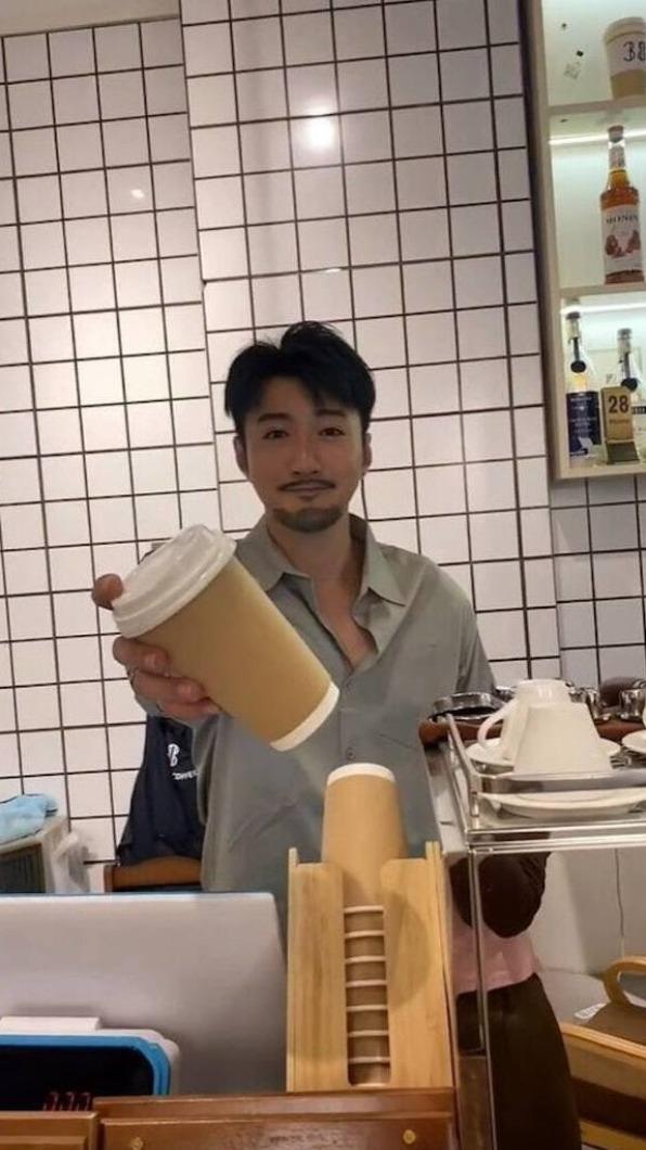 蔡淇俊轉戰餐飲界,僅剩咖啡廳還有營業。(圖/翻攝自微博)