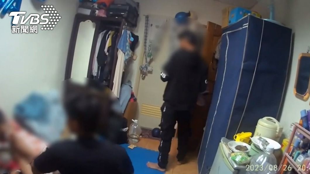 逃逸中相戀生下「黑戶寶寶」 印尼室友忘帶鑰匙害全屋被抓