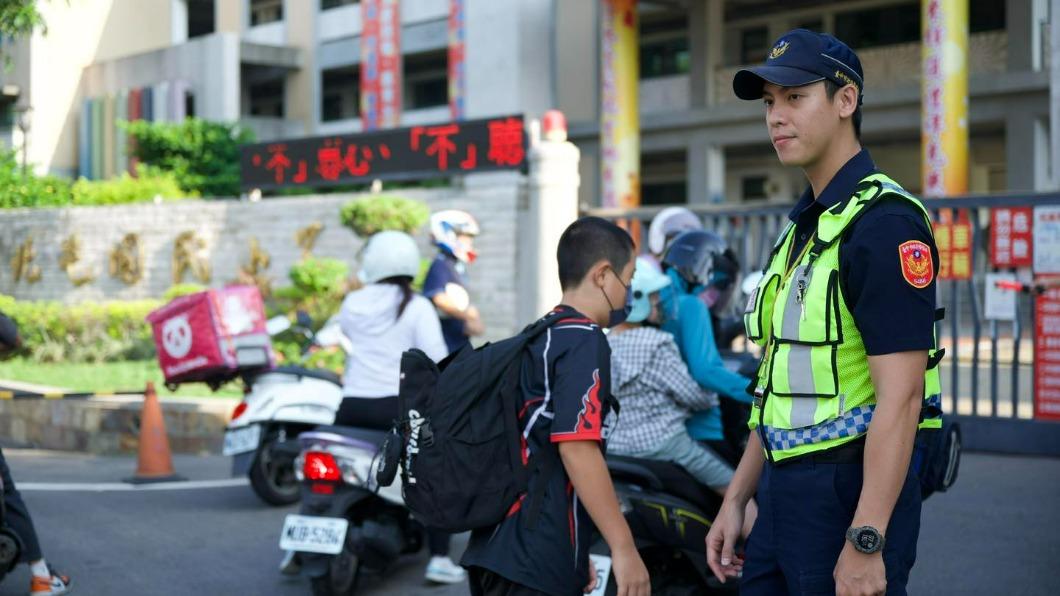 還有開玩笑說要幫孩子轉學。(圖/翻攝自TCPB)