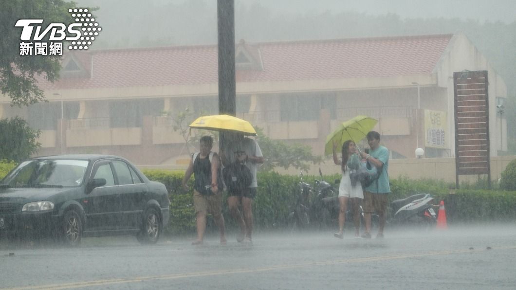 颱風蘇拉挾豪雨!墾丁午後風雨交加 累計雨量居冠