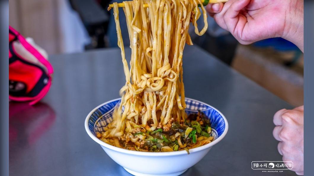 澎湖在地人才知道的美食,店面十分不起眼。(圖/ 陳小可的吃喝玩樂提供)