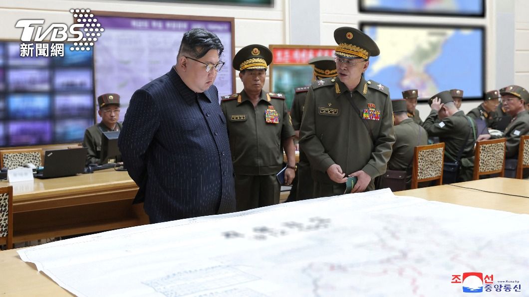 半夜核攻擊演習射2彈 北韓軍方:向敵人發出明確訊息